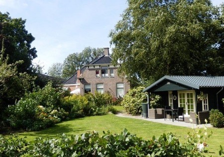 B&B "Lamkumaheerd" in Uithuizermeeden